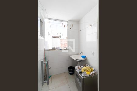 Área de serviço  de casa à venda com 2 quartos, 112m² em Vale das Orquídeas, Contagem