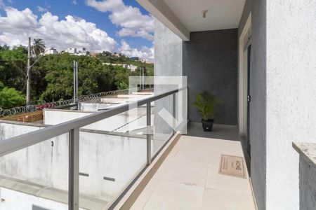 Varanda de casa à venda com 2 quartos, 112m² em Vale das Orquídeas, Contagem