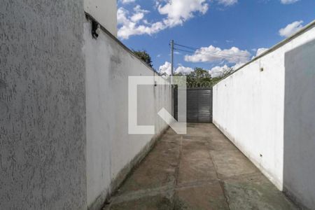 Garagem de casa à venda com 2 quartos, 112m² em Vale das Orquídeas, Contagem