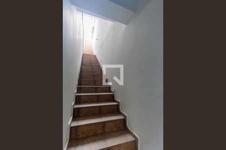 Esacada de casa para alugar com 2 quartos, 330m² em Vila Ema, São Paulo