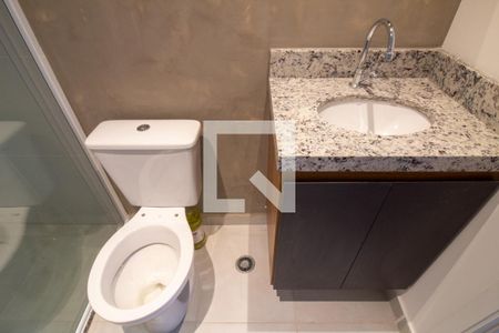 Banheiro de kitnet/studio para alugar com 1 quarto, 26m² em Santo Amaro, São Paulo