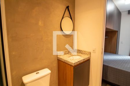 Banheiro de kitnet/studio para alugar com 1 quarto, 26m² em Santo Amaro, São Paulo