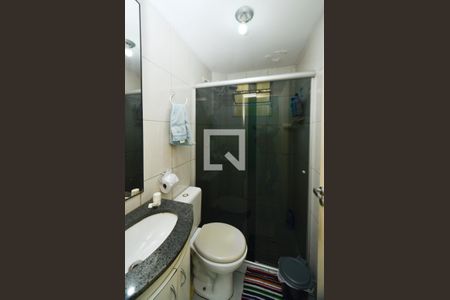 Banheiro social de apartamento à venda com 3 quartos, 57m² em Maria Virgínia, Belo Horizonte