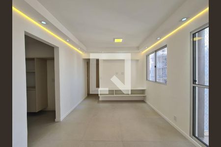 Sala de apartamento à venda com 3 quartos, 70m² em Vila das Bandeiras, Guarulhos