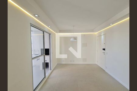 Sala de apartamento à venda com 3 quartos, 70m² em Vila das Bandeiras, Guarulhos