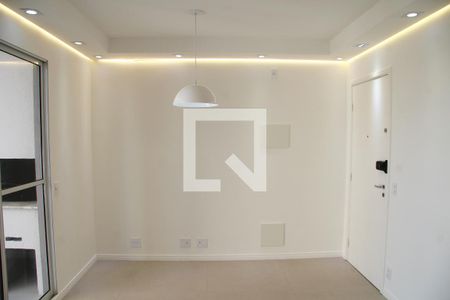 Sala de apartamento à venda com 3 quartos, 70m² em Vila das Bandeiras, Guarulhos