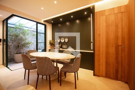 Sala de apartamento à venda com 2 quartos, 68m² em Leblon, Rio de Janeiro