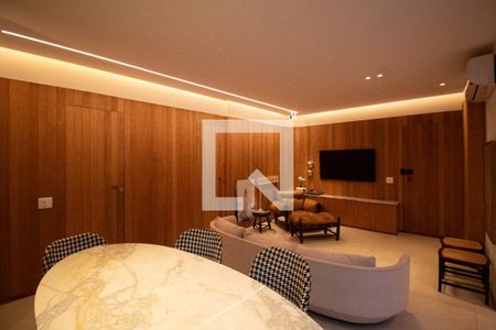 Sala de apartamento à venda com 2 quartos, 68m² em Leblon, Rio de Janeiro