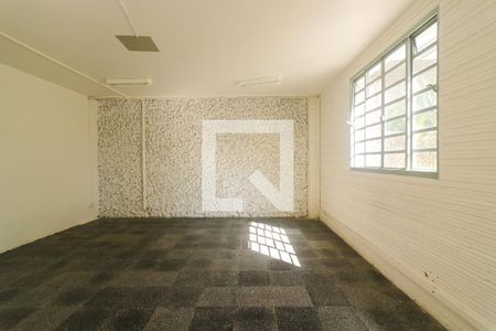 Garagem de casa à venda com 4 quartos, 500m² em Menino Deus, Porto Alegre