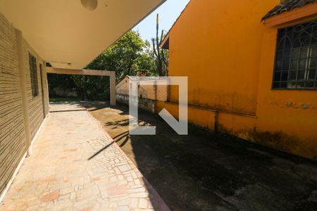 Garagem de casa à venda com 4 quartos, 500m² em Menino Deus, Porto Alegre