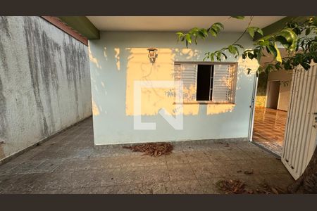 Quintal - Casa de baixo de casa à venda com 3 quartos, 252m² em Jardim do Trevo, Campinas