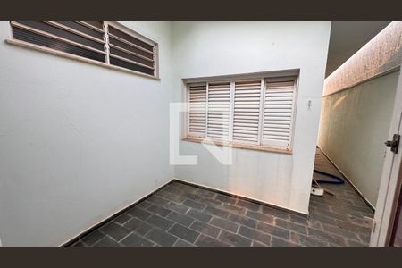 Área externa de casa à venda com 3 quartos, 252m² em Jardim do Trevo, Campinas