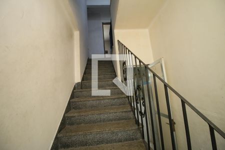 Escada de acesso 2º piso de casa à venda com 4 quartos, 360m² em Penha, Rio de Janeiro