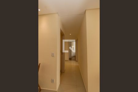 Coarredor de apartamento à venda com 2 quartos, 68m² em Jardim Tupanci, Barueri