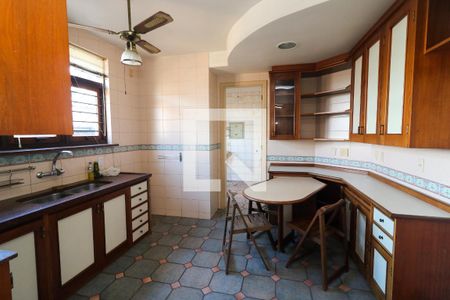 Cozinha de casa à venda com 4 quartos, 650m² em Santa Tereza, Porto Alegre
