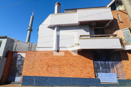 Fachada de casa à venda com 4 quartos, 650m² em Santa Tereza, Porto Alegre
