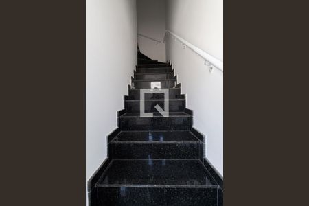 Escadas  de casa de condomínio à venda com 2 quartos, 118m² em Vila Sao Geraldo, São Paulo