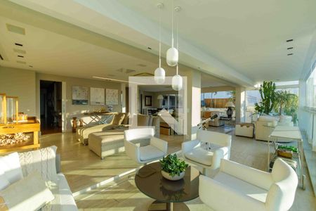 Sala de apartamento à venda com 4 quartos, 363m² em Barra da Tijuca, Rio de Janeiro