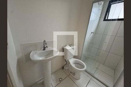 Banheiro 2 de apartamento para alugar com 3 quartos, 49m² em Veloso, Osasco