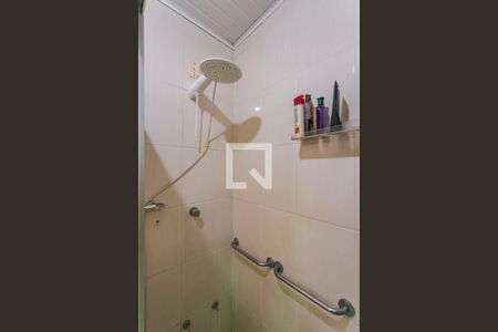 Banheiro de casa à venda com 2 quartos, 150m² em São João, Porto Alegre