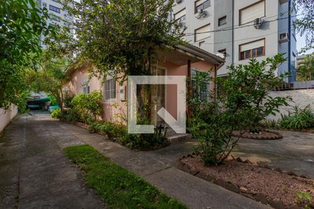Quintal de casa à venda com 2 quartos, 150m² em São João, Porto Alegre