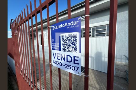 Plaquinha fachada de casa à venda com 2 quartos, 102m² em Santos Dumont, São Leopoldo