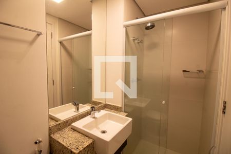 Banheiro de kitnet/studio para alugar com 1 quarto, 25m² em Jardim das Acacias, São Paulo