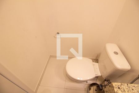Banheiro de kitnet/studio para alugar com 1 quarto, 25m² em Jardim das Acacias, São Paulo