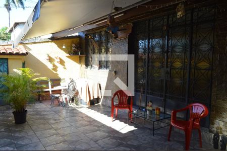 Garagem de casa à venda com 3 quartos, 360m² em Taquara, Rio de Janeiro