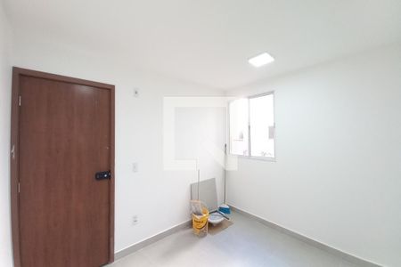 Sala de apartamento para alugar com 2 quartos, 47m² em Residencial Cosmos, Campinas