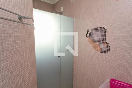 Banheiro Suíte 1 de casa à venda com 4 quartos, 326m² em Jardim Itu, Porto Alegre