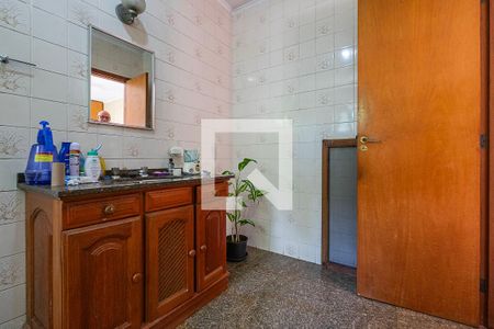 Banheiro da Suíte 3 de casa para alugar com 3 quartos, 400m² em Alto de Pinheiros, São Paulo