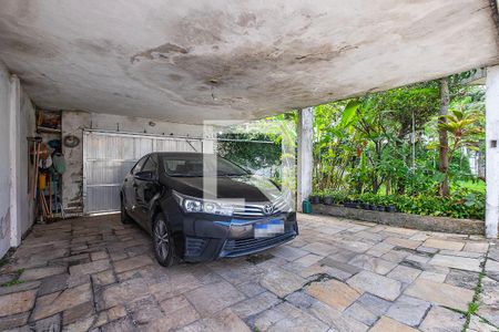 Garagem de casa para alugar com 3 quartos, 400m² em Alto de Pinheiros, São Paulo