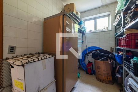 Depósito 2 de casa para alugar com 3 quartos, 400m² em Alto de Pinheiros, São Paulo