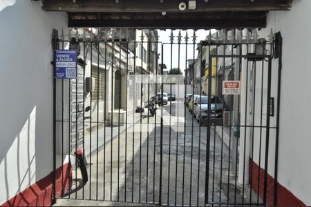 Fachada e Placa de casa para alugar com 2 quartos, 70m² em Piedade, Rio de Janeiro