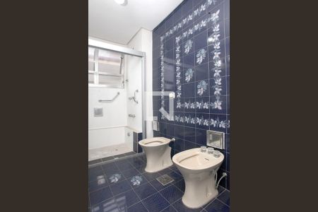Banheiro  de apartamento à venda com 2 quartos, 93m² em Rio Branco, Porto Alegre
