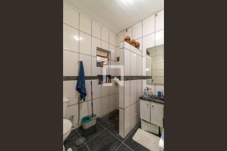 Banheiro  de casa à venda com 2 quartos, 200m² em Vila Romana, São Paulo