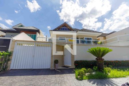 Fachada de casa de condomínio à venda com 3 quartos, 400m² em Vargem Pequena, Rio de Janeiro