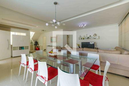 Sala de casa de condomínio à venda com 3 quartos, 400m² em Vargem Pequena, Rio de Janeiro