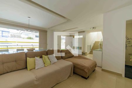 Sala de casa de condomínio à venda com 3 quartos, 400m² em Vargem Pequena, Rio de Janeiro