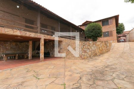 Garagem de casa à venda com 5 quartos, 1100m² em São Luiz, Belo Horizonte