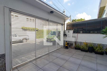 Entrada de casa para alugar com 7 quartos, 500m² em Carandiru, São Paulo