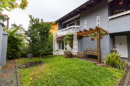 Quintal de casa à venda com 4 quartos, 306m² em Aberta dos Morros, Porto Alegre