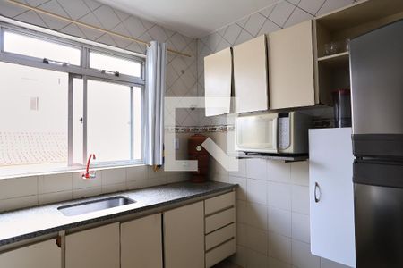Cozinha de apartamento à venda com 3 quartos, 80m² em Sagrada Família, Belo Horizonte