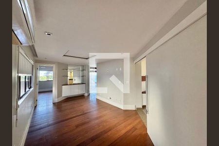 Sala de apartamento à venda com 3 quartos, 270m² em Recreio Bendeirante, Rio de Janeiro