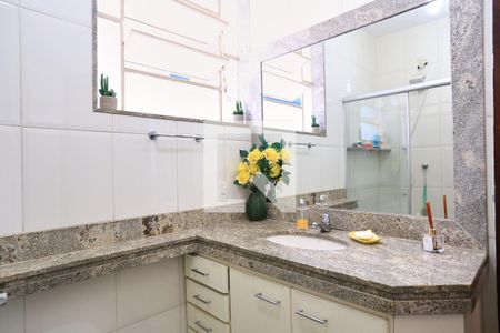 Banheiro da Suíte 1 de apartamento à venda com 5 quartos, 230m² em Santo Antônio, Belo Horizonte