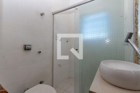 Banheiro social de apartamento à venda com 1 quarto, 30m² em Vila Romana, São Paulo