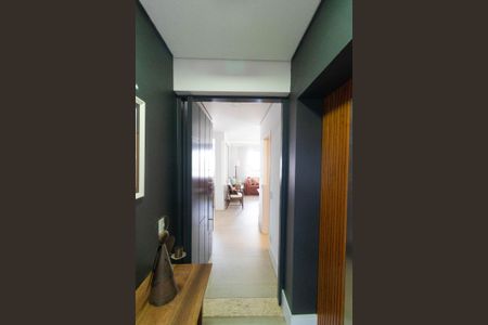 Corredor de apartamento à venda com 3 quartos, 213m² em Cambuí, Campinas