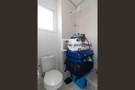 Banheiro de serviço de apartamento à venda com 3 quartos, 213m² em Cambuí, Campinas