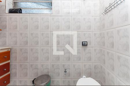 Banheiro de Serviço de casa à venda com 3 quartos, 279m² em Perdizes, São Paulo